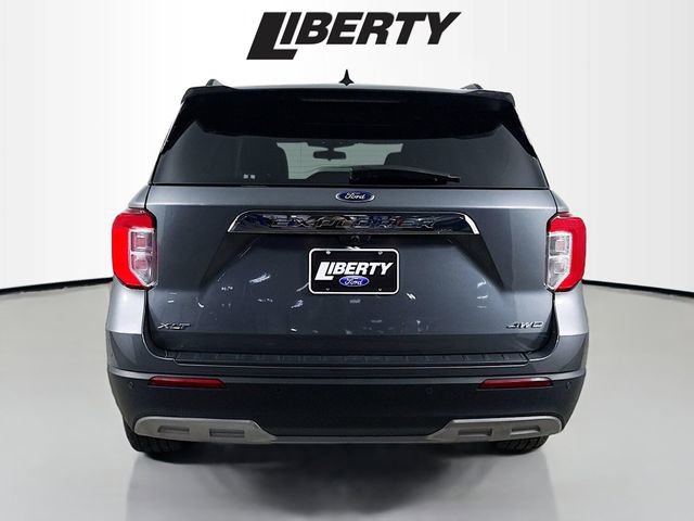 Used 2022 Ford Explorer XLT w/ Equipment Group 202A image 6