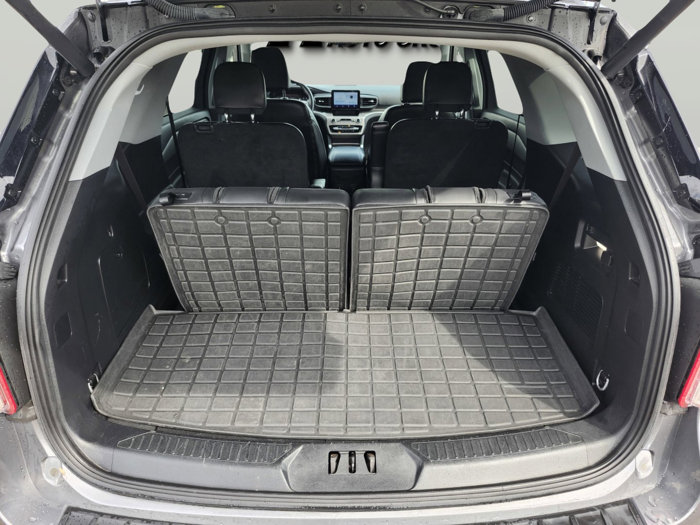 Used 2023 Ford Explorer XLT w/ Equipment Group 202A image 31