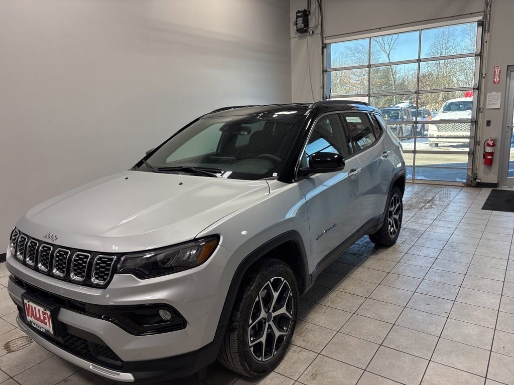 Used 2025 Jeep Compass Limited image 3