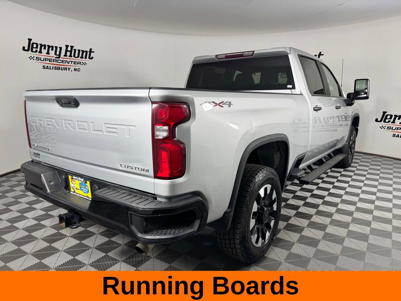 Used 2020 Chevrolet Silverado 2500 Custom w/ Custom Value Package AWD/4WD image 7