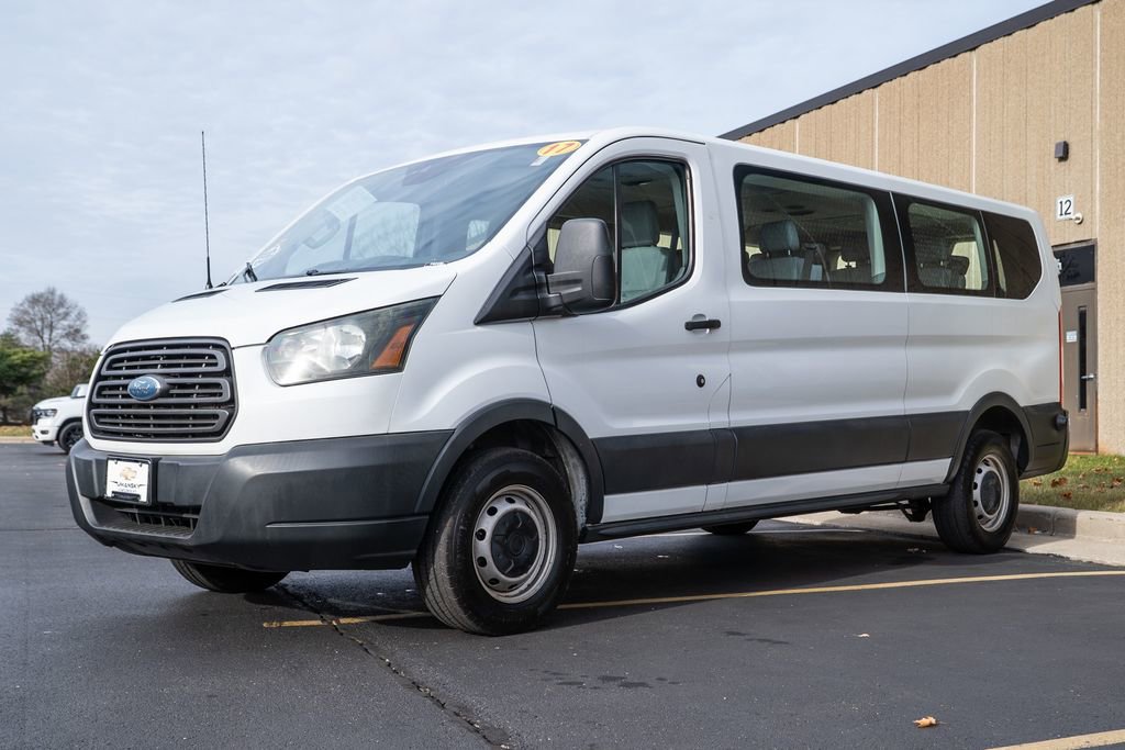 Used 2017 Ford Transit 350 XL image 4