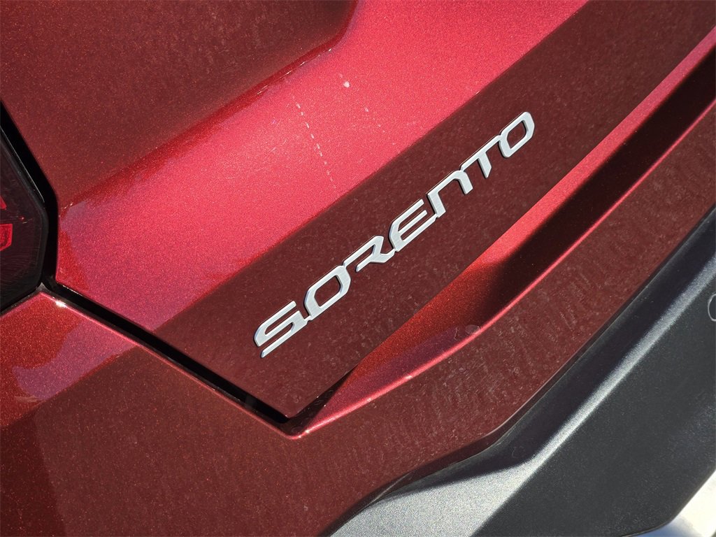 Certified 2025 Kia Sorento S image 8
