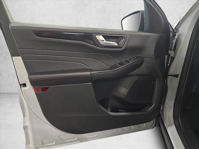 Used 2025 Ford Escape ST-Line image 26