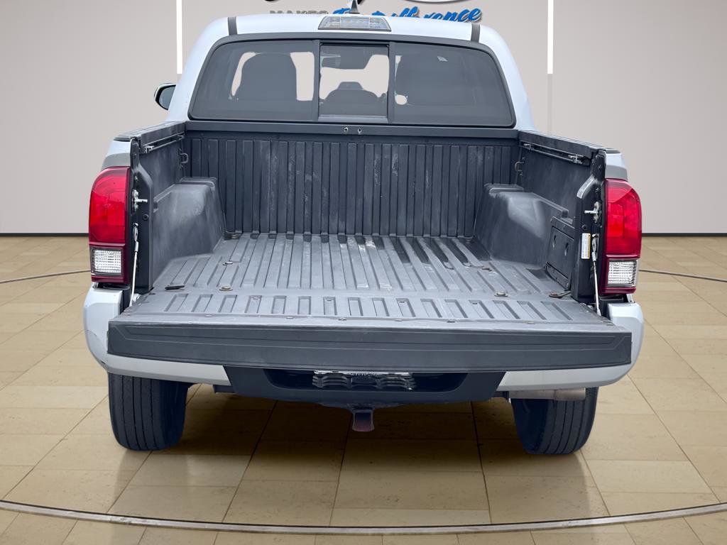 Used 2022 Toyota Tacoma SR w/ SR Convenience Package image 19