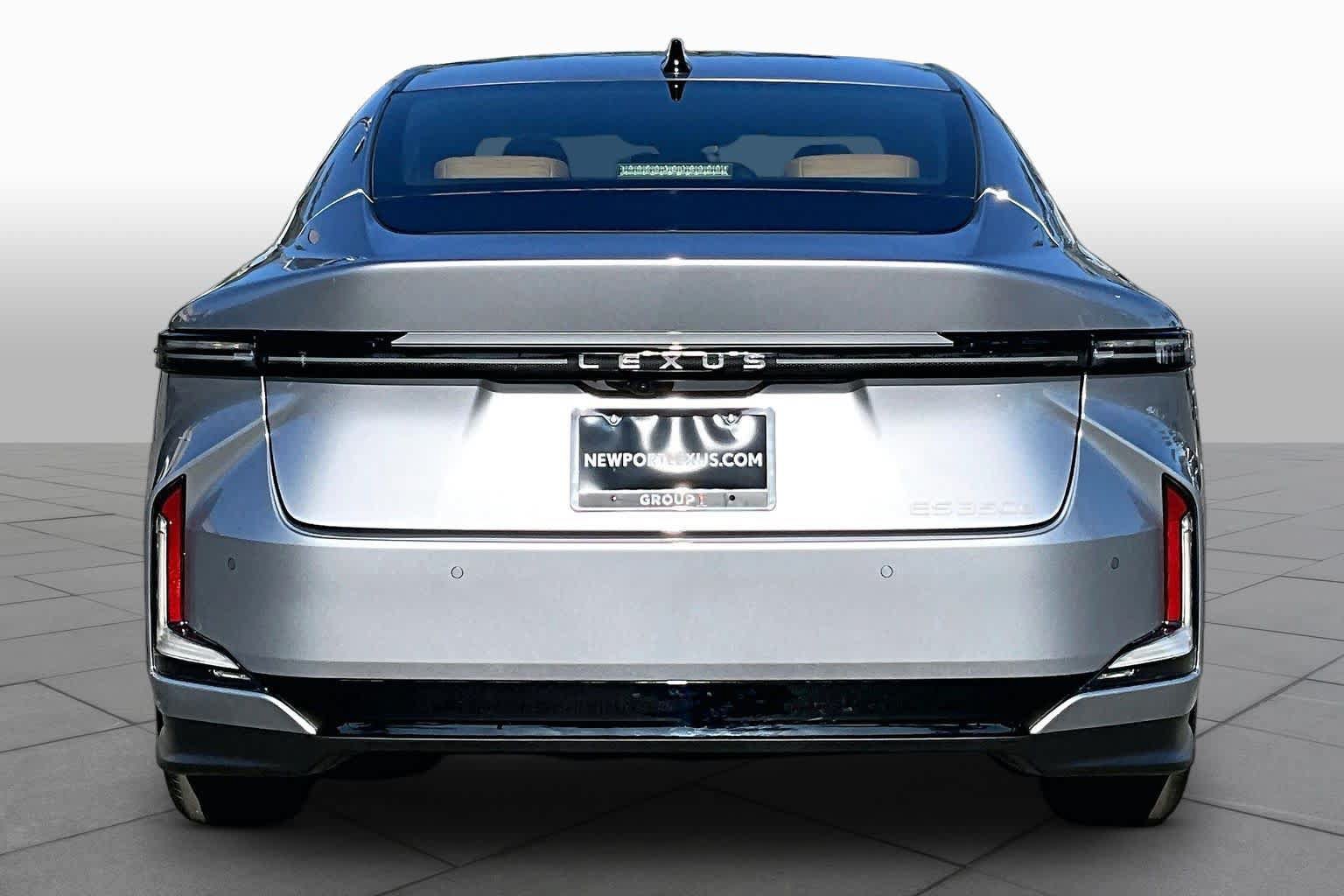 New 2026 Lexus ES 350e w/ Convenience Package FWD image 4