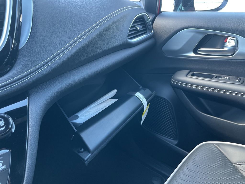 New 2026 Chrysler Pacifica Limited image 43