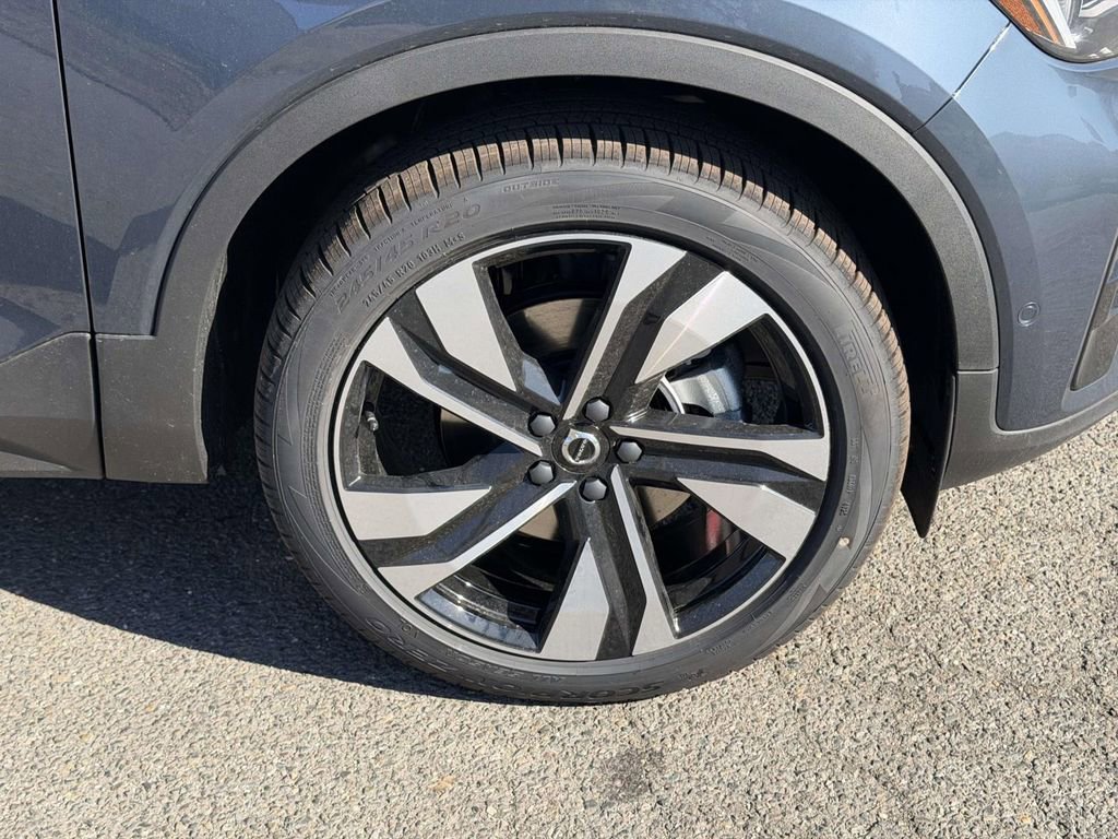 New 2026 Volvo XC40 B5 Ultra w/ Climate Package image 24