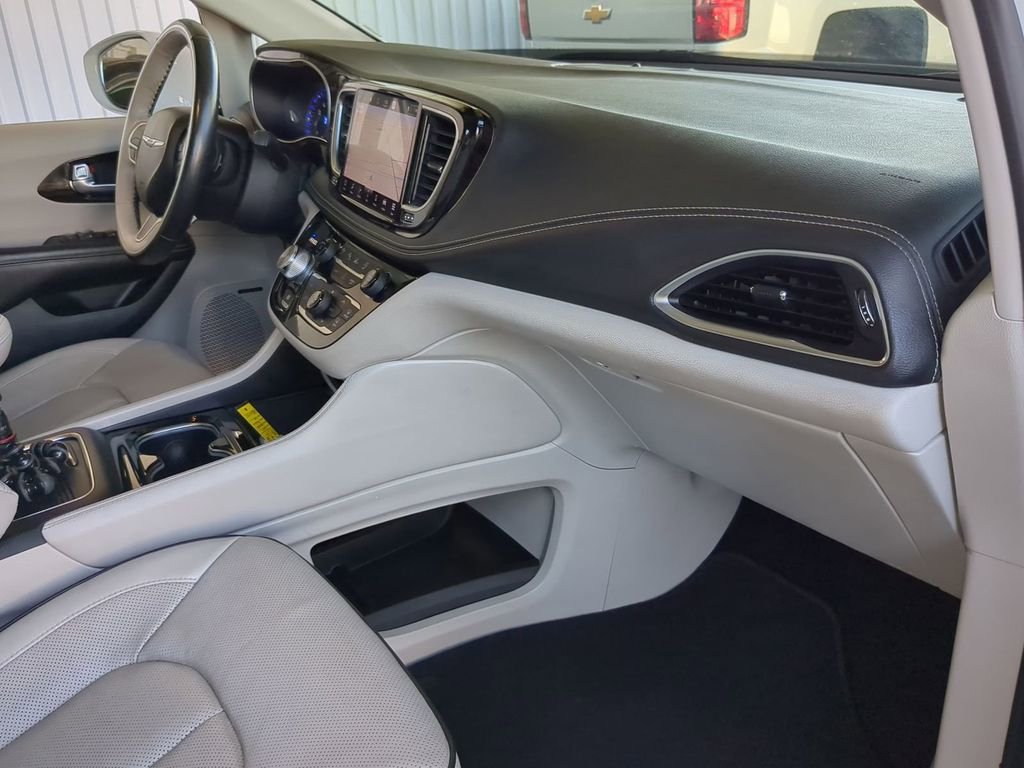 Used 2021 Chrysler Pacifica Limited w/ Premium & Safety Sphere Group image 21