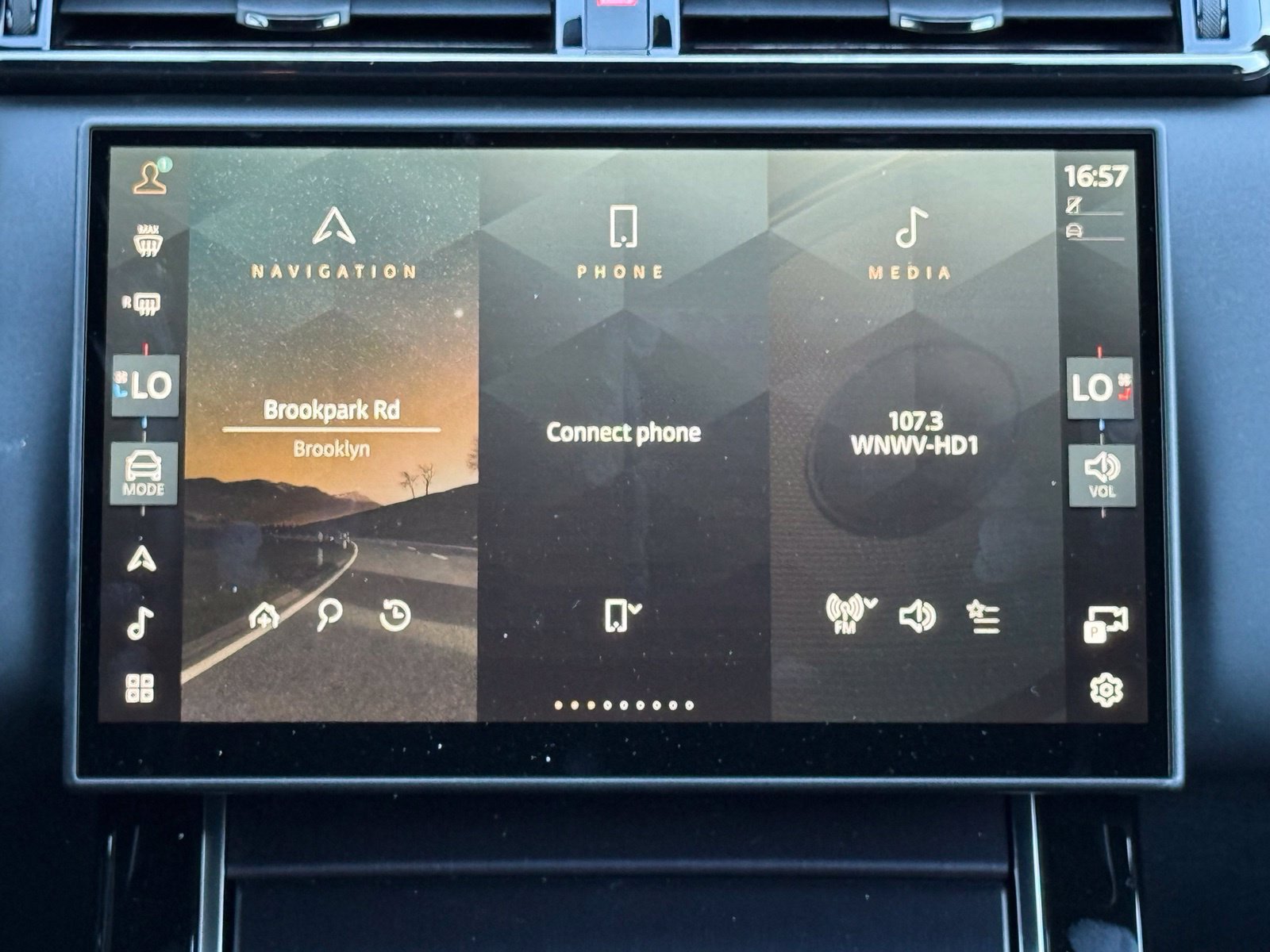 New 2026 Land Rover Range Rover Velar S AWD/4WD image 21