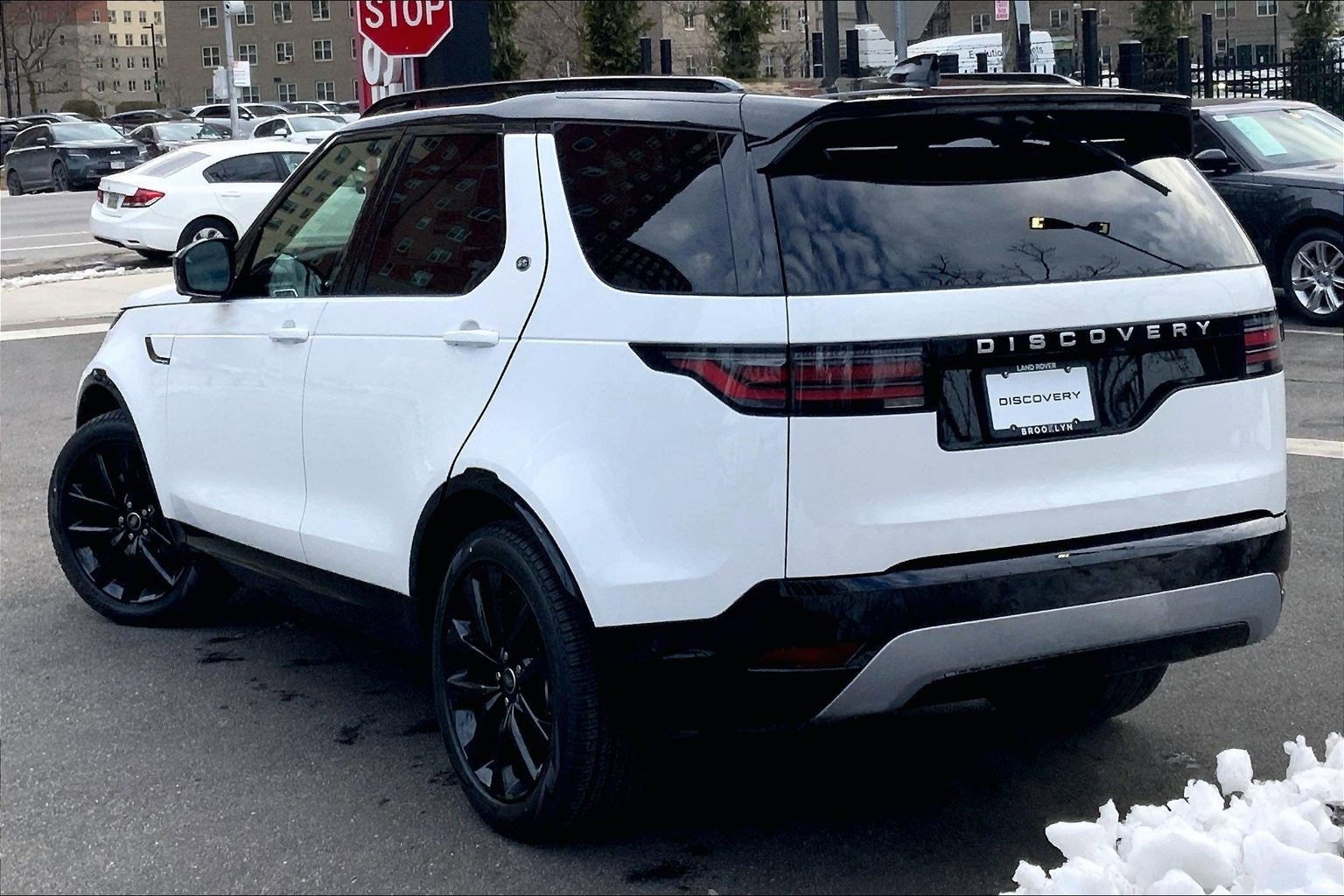New 2026 Land Rover Discovery Limited Edition image 12