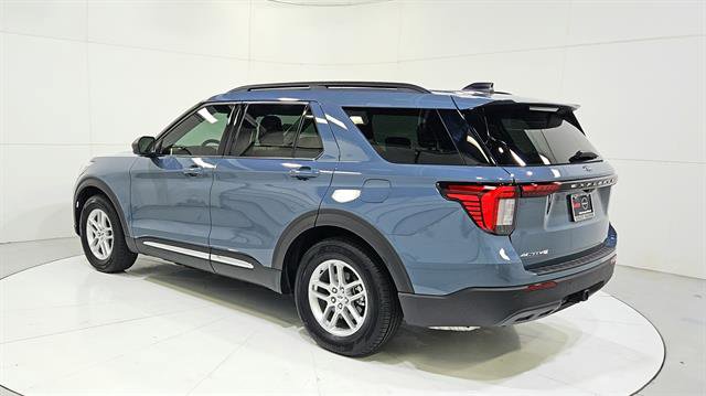 Used 2025 Ford Explorer Active RWD image 6