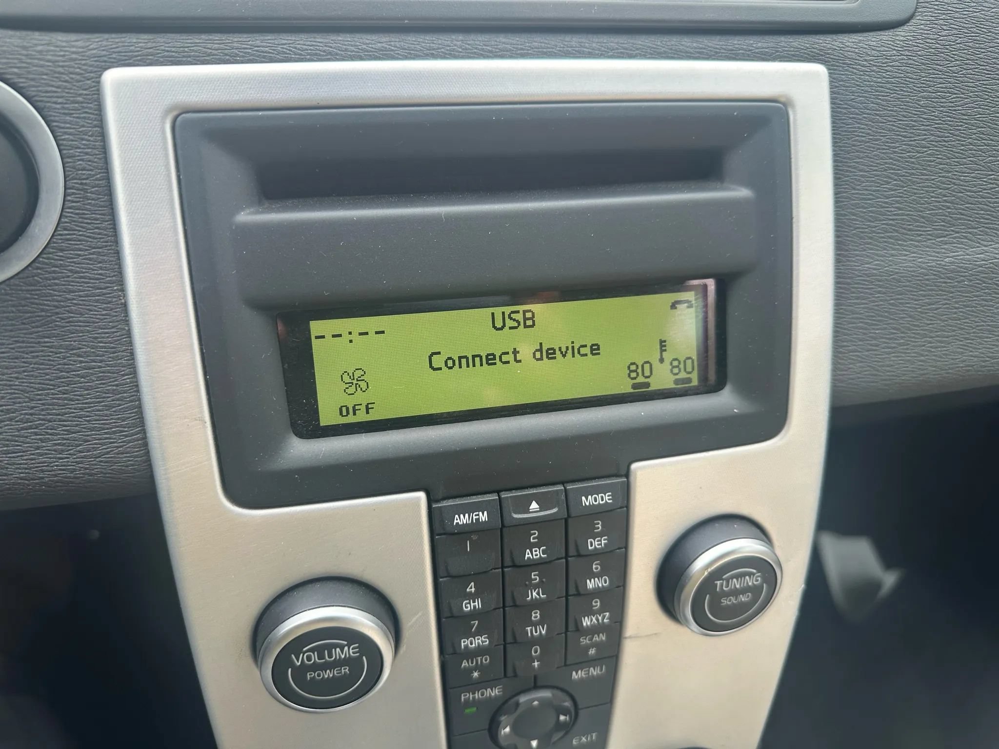 Used 2011 Volvo C70 T5 FWD image 10