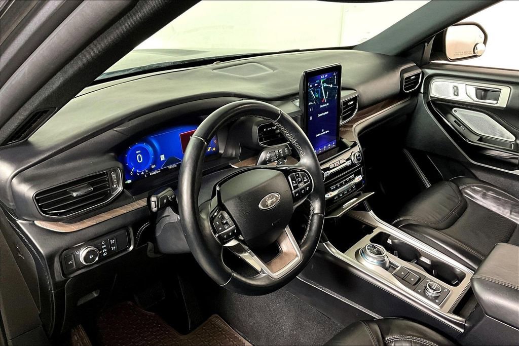 Used 2021 Ford Explorer Platinum w/ Equipment Group 601A image 13