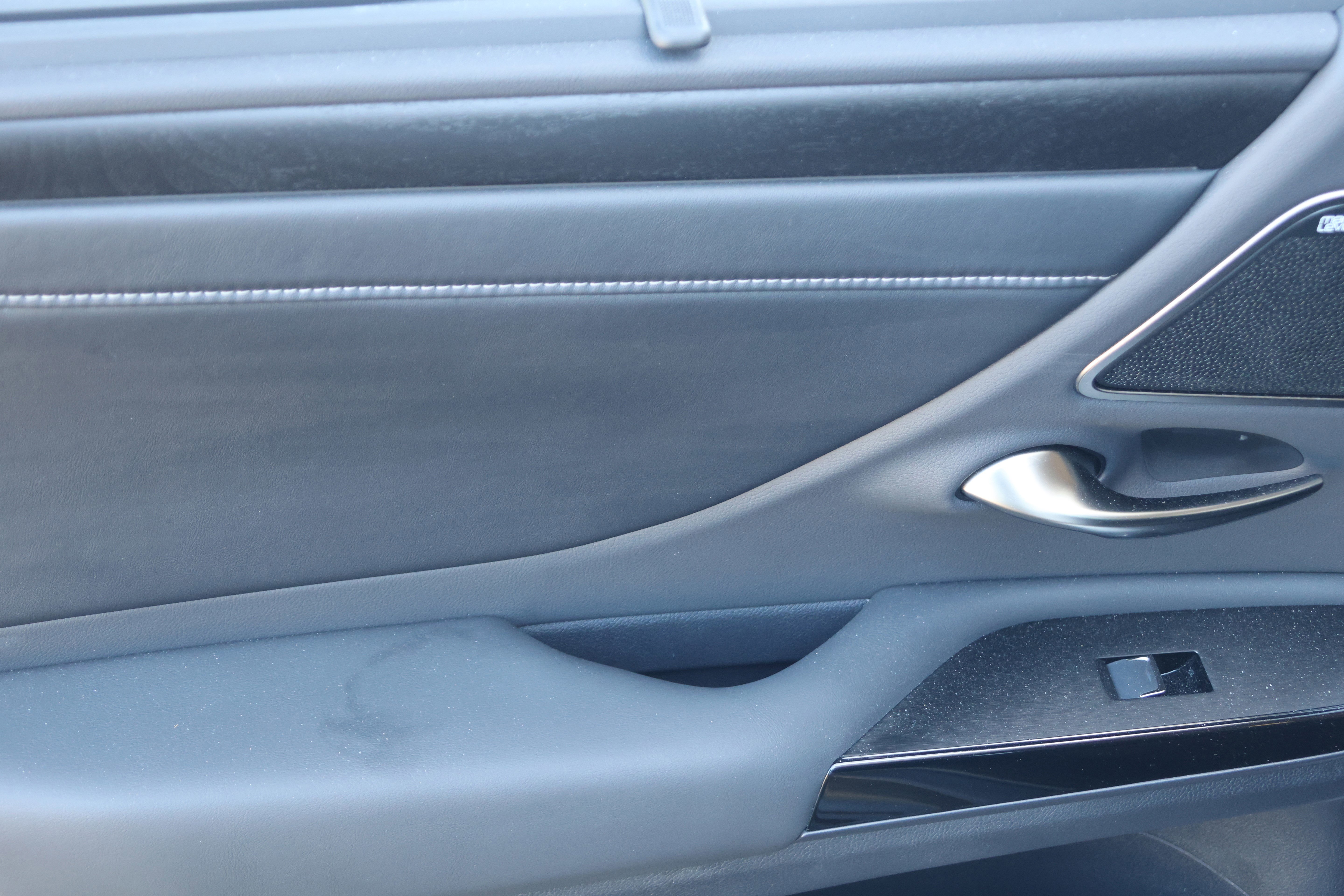 Used 2024 Lexus ES 350 Ultra Luxury w/ Accessory Package (Z2) image 36