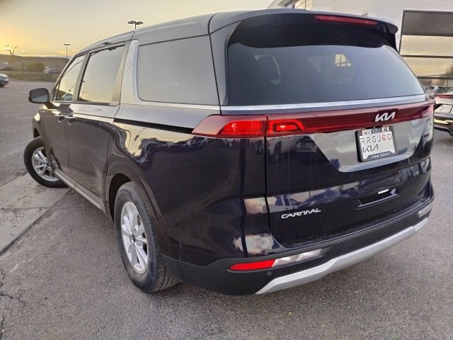 Used 2023 Kia Carnival LX w/ Paint Protection Package image 3