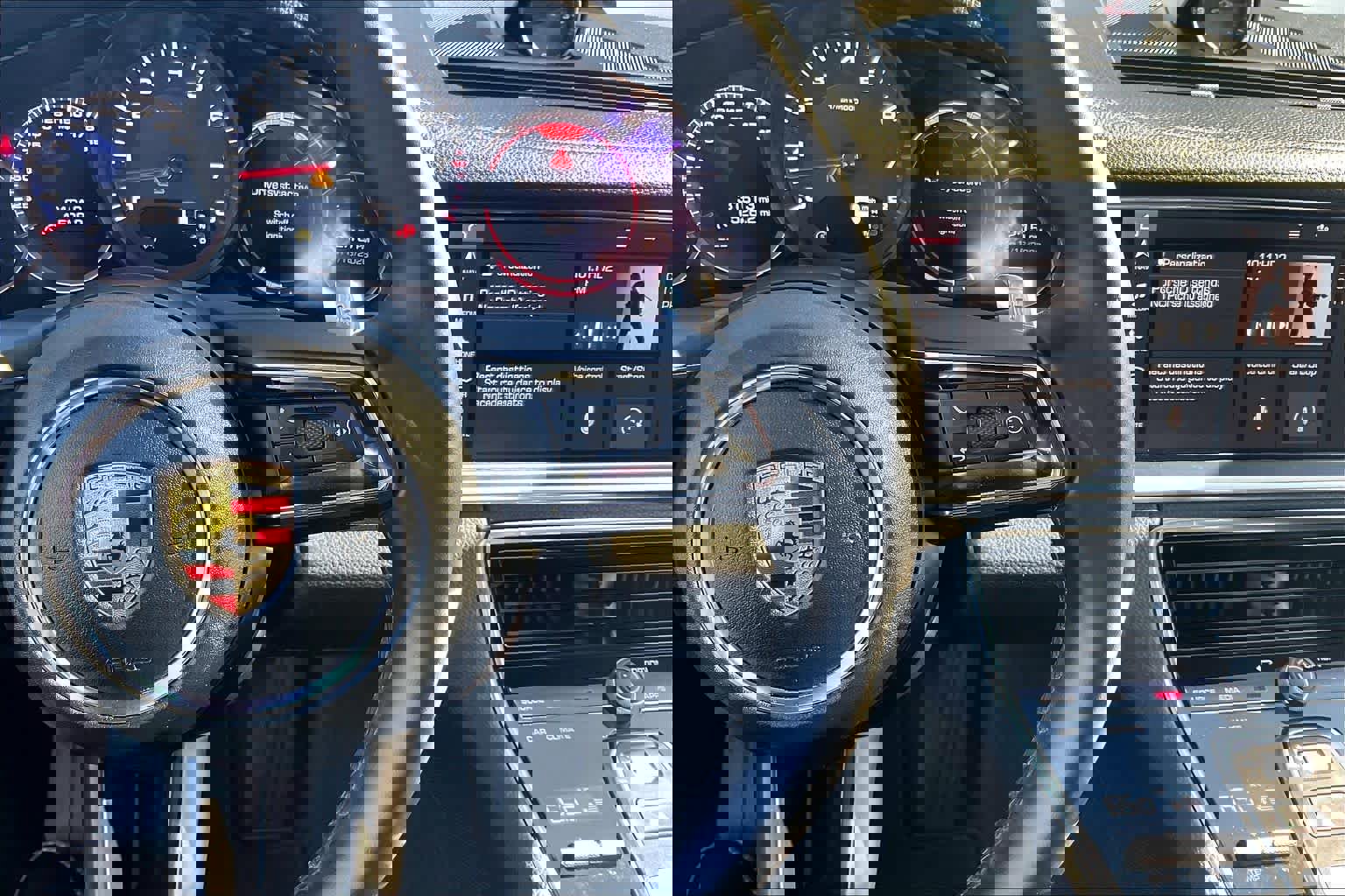 Used 2021 Porsche Panamera image 21