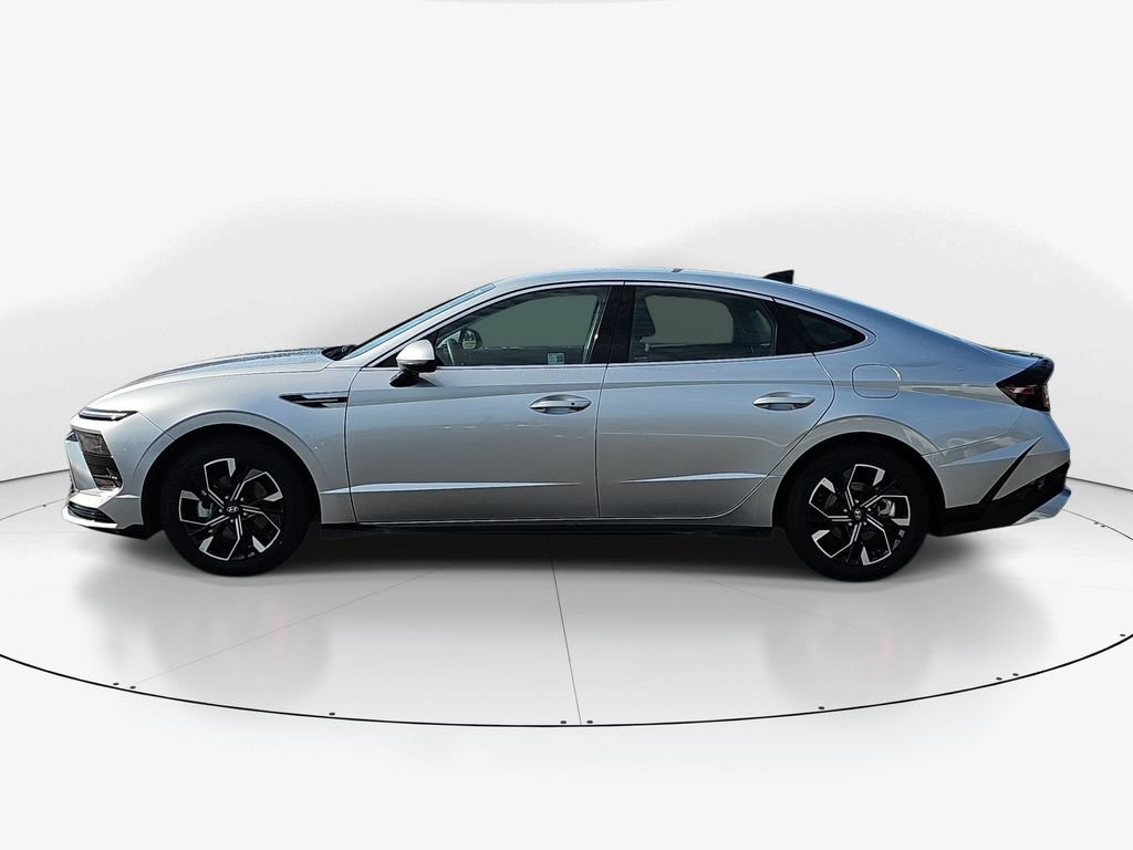 Used 2025 Hyundai Sonata SEL FWD image 10
