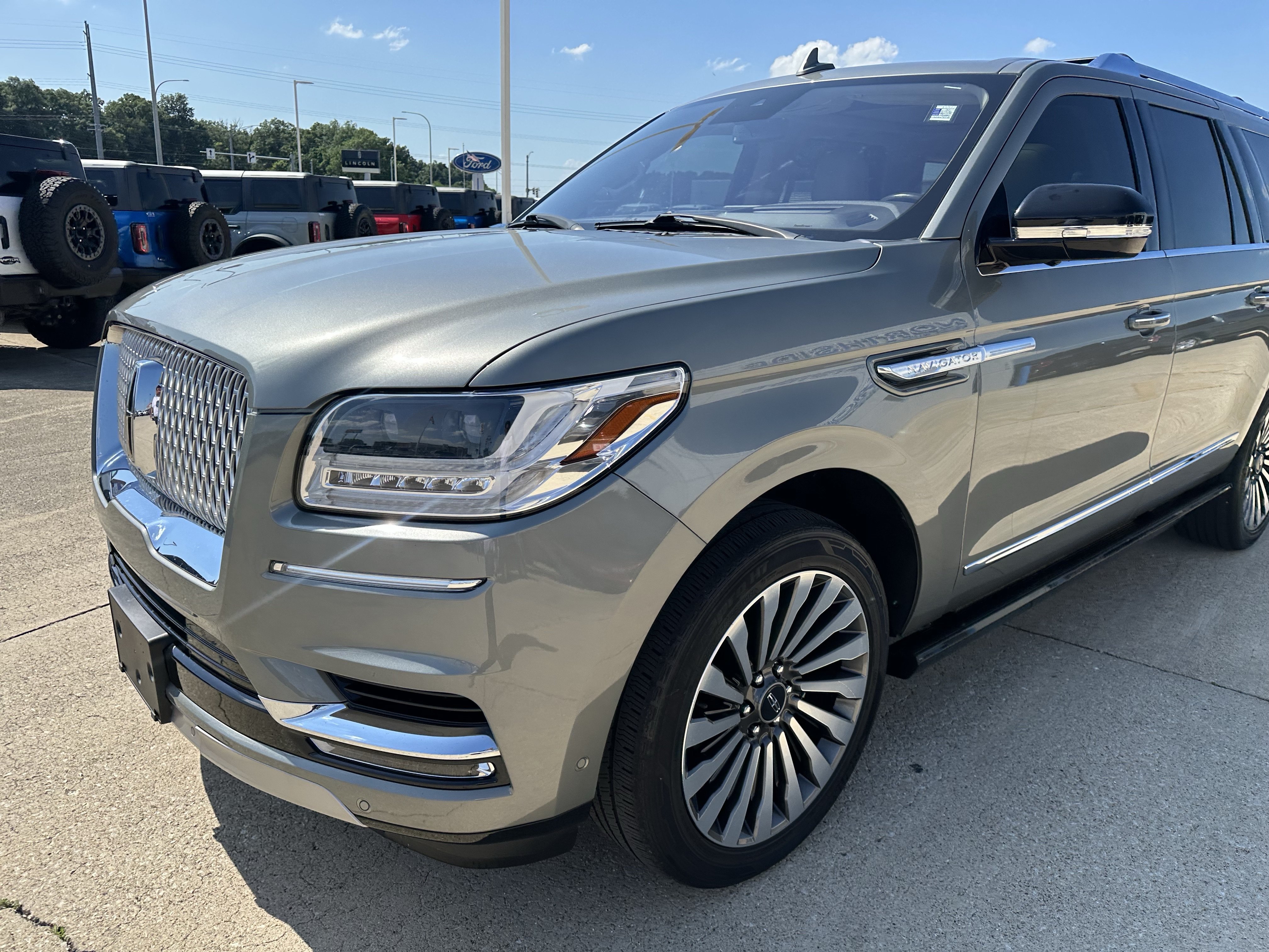 Used 2020 Lincoln Navigator L Reserve w/ Luxury Package AWD/4WD image 15