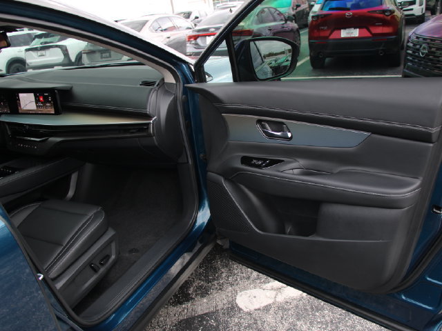 Certified 2025 Nissan Murano SL w/ Cargo Package AWD/4WD image 33