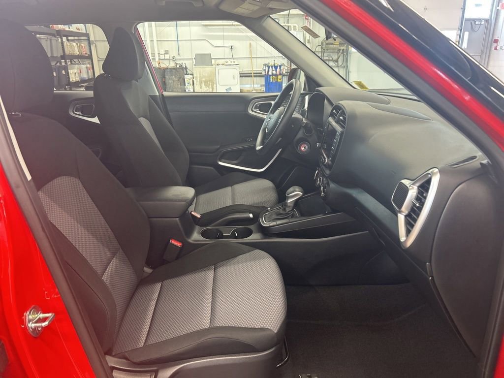 Certified 2023 Kia Soul LX w/ LX Technology Package image 17