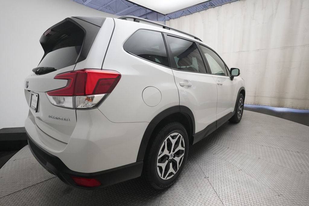 Used 2024 Subaru Forester Premium AWD/4WD image 36