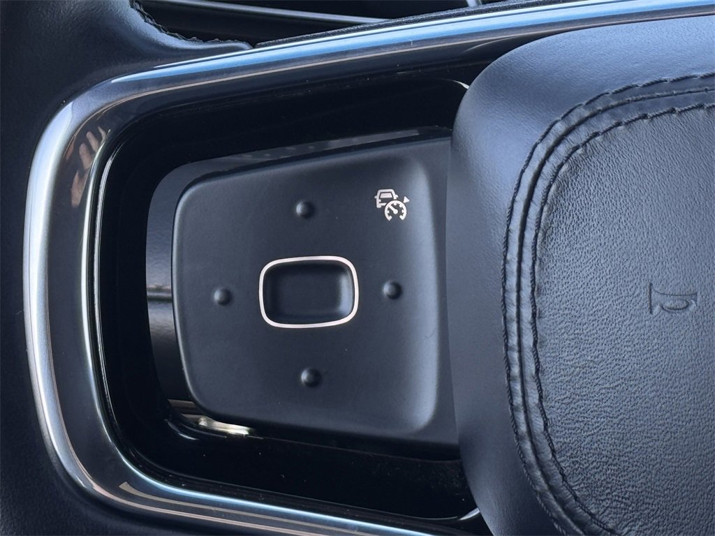 Used 2024 Lincoln Nautilus Reserve w/ Equipment Group 202A image 13