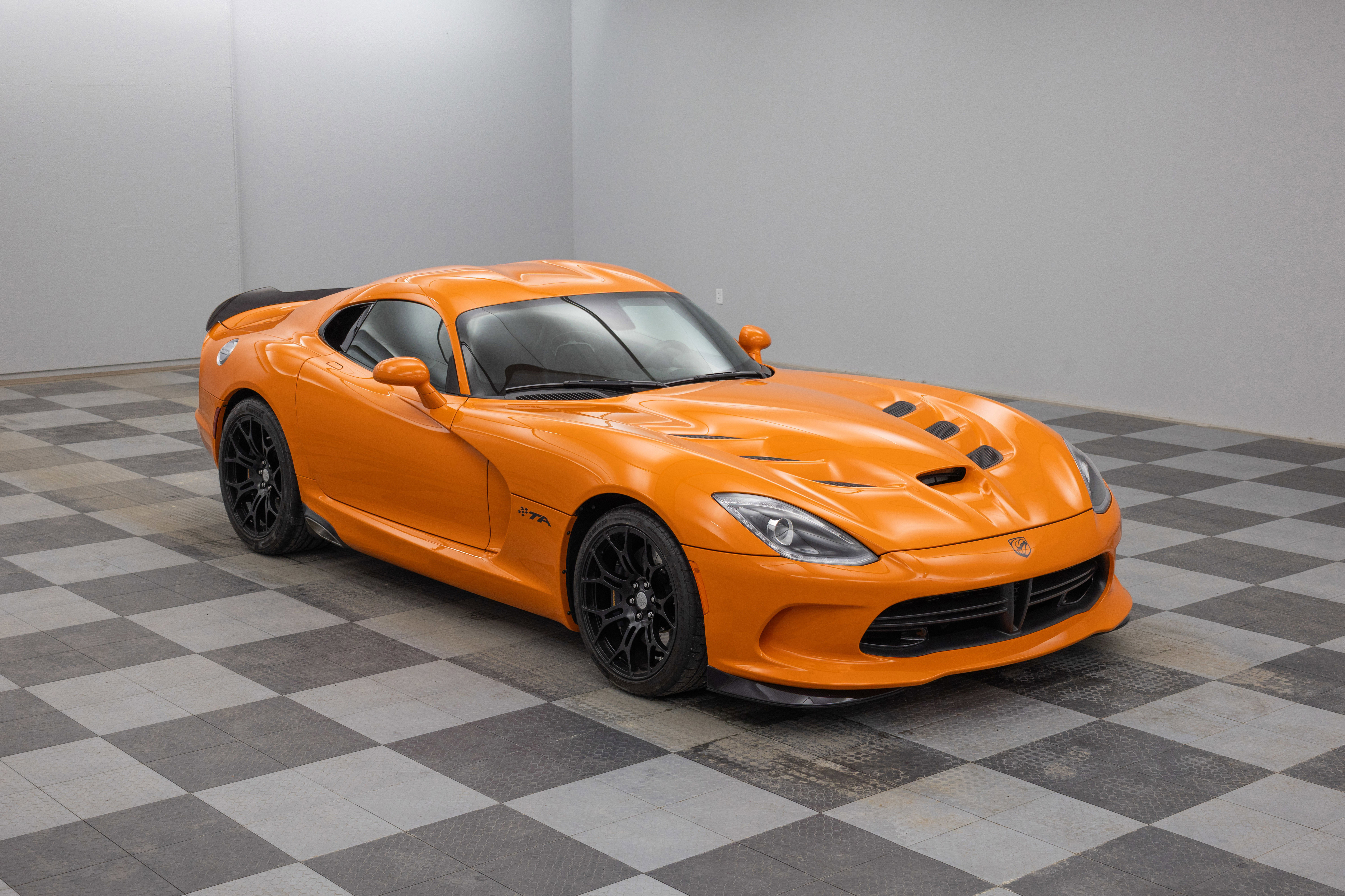 Used 2014 SRT Viper SRT-10 image 1