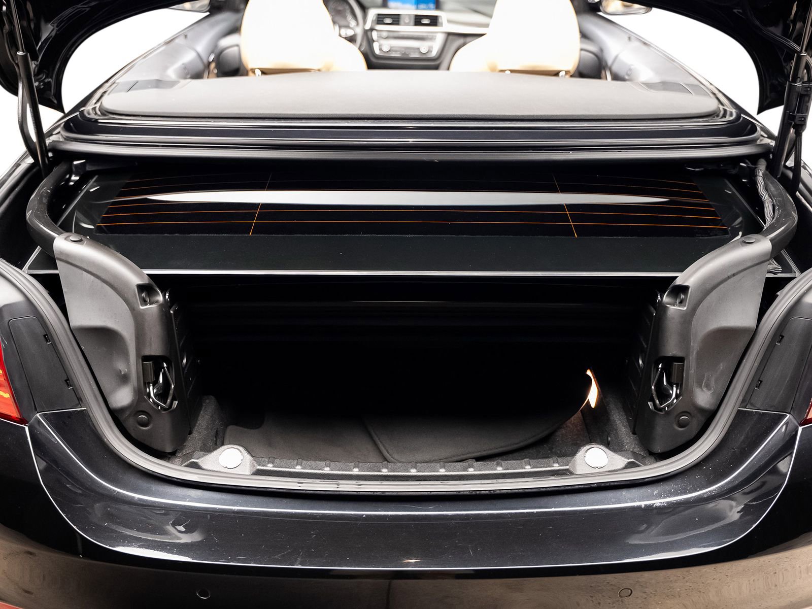 Used 2015 BMW M4 Convertible image 60