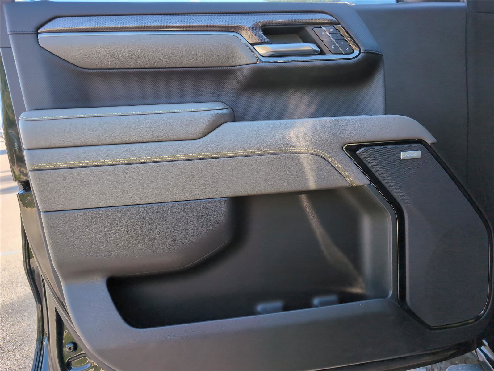 Used 2022 Chevrolet Silverado 1500 ZR2 image 11