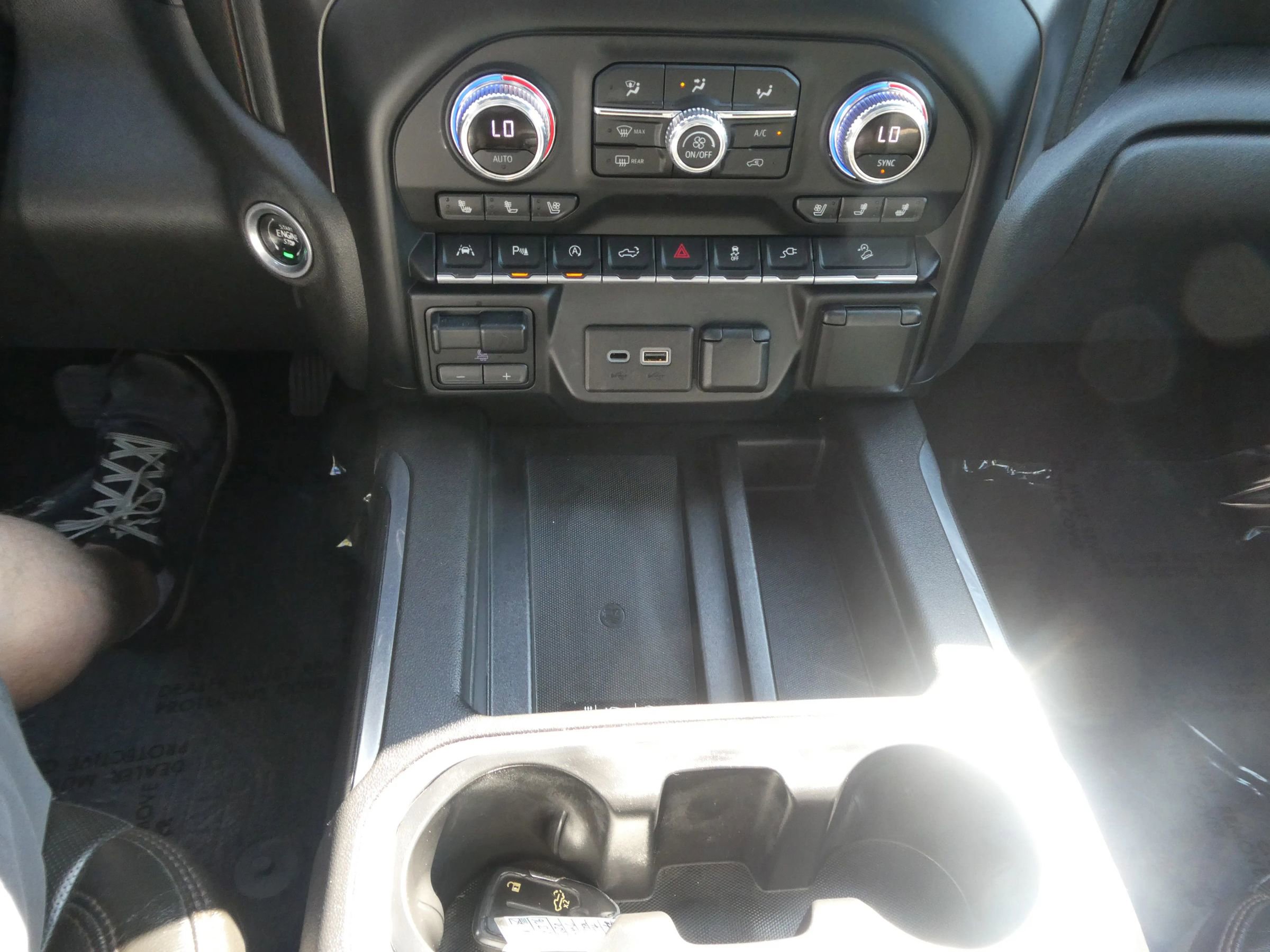 Used 2020 GMC Sierra 1500 AT4 w/ Off-Road Performance Package image 21