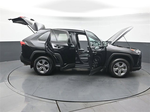 Used 2022 Toyota RAV4 LE image 46