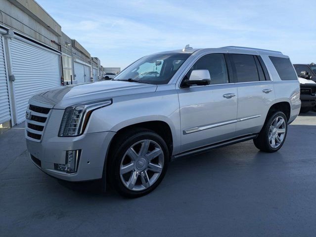 Used 2018 Cadillac Escalade Premium Luxury AWD/4WD image 7