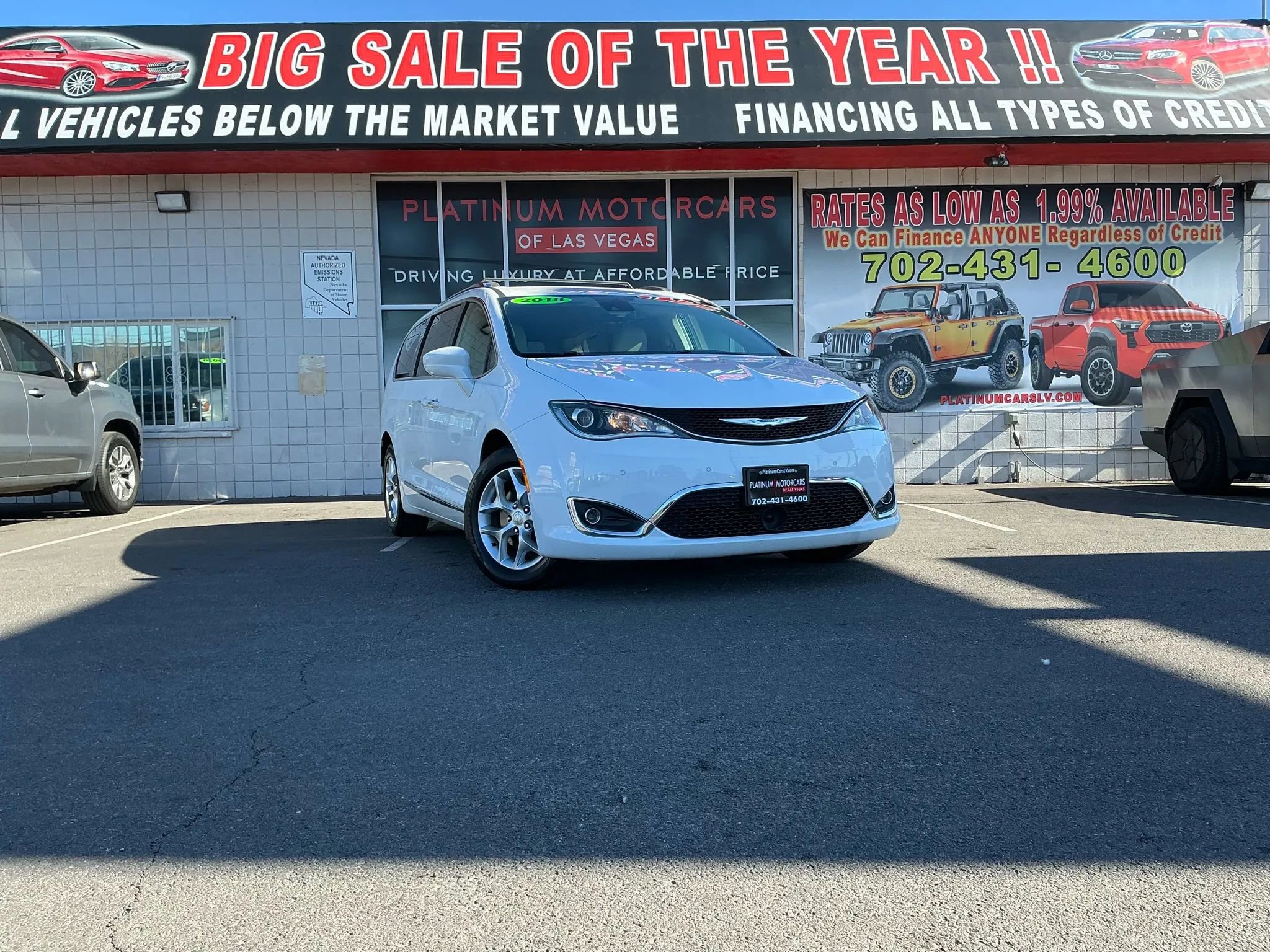 Used 2018 Chrysler Pacifica Touring-L w/ Advanced Safetytec Group image 1