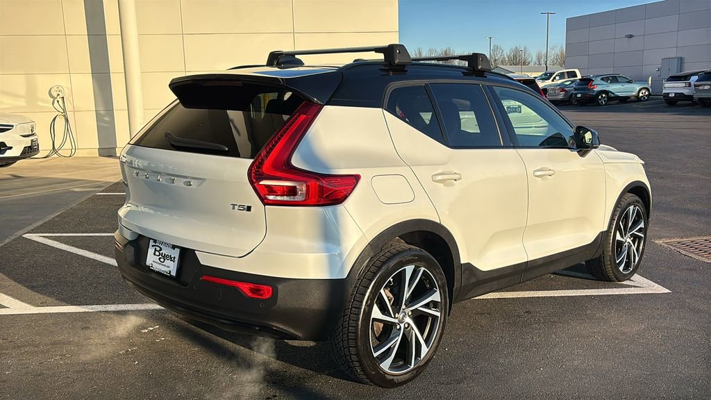 Used 2021 Volvo XC40 T5 R-Design w/ Climate Package image 29
