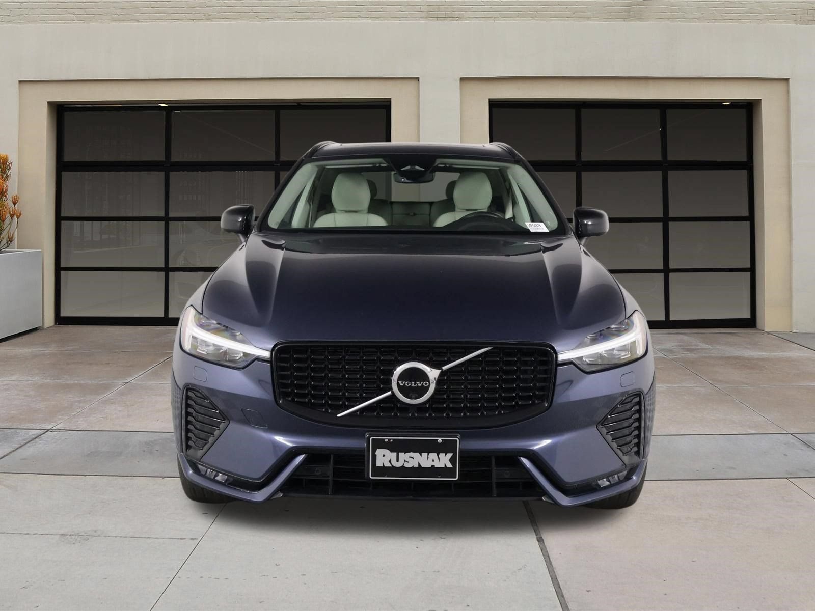 Used 2023 Volvo XC60 B5 Plus w/ Climate Package AWD/4WD image 6