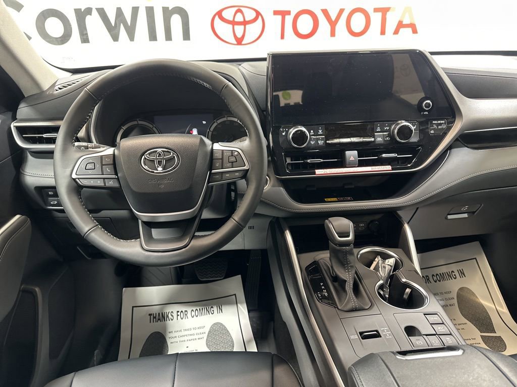 New 2026 Toyota Highlander XLE image 22
