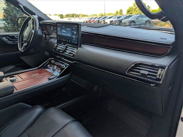 Used 2024 Lincoln Navigator Reserve AWD/4WD image 17