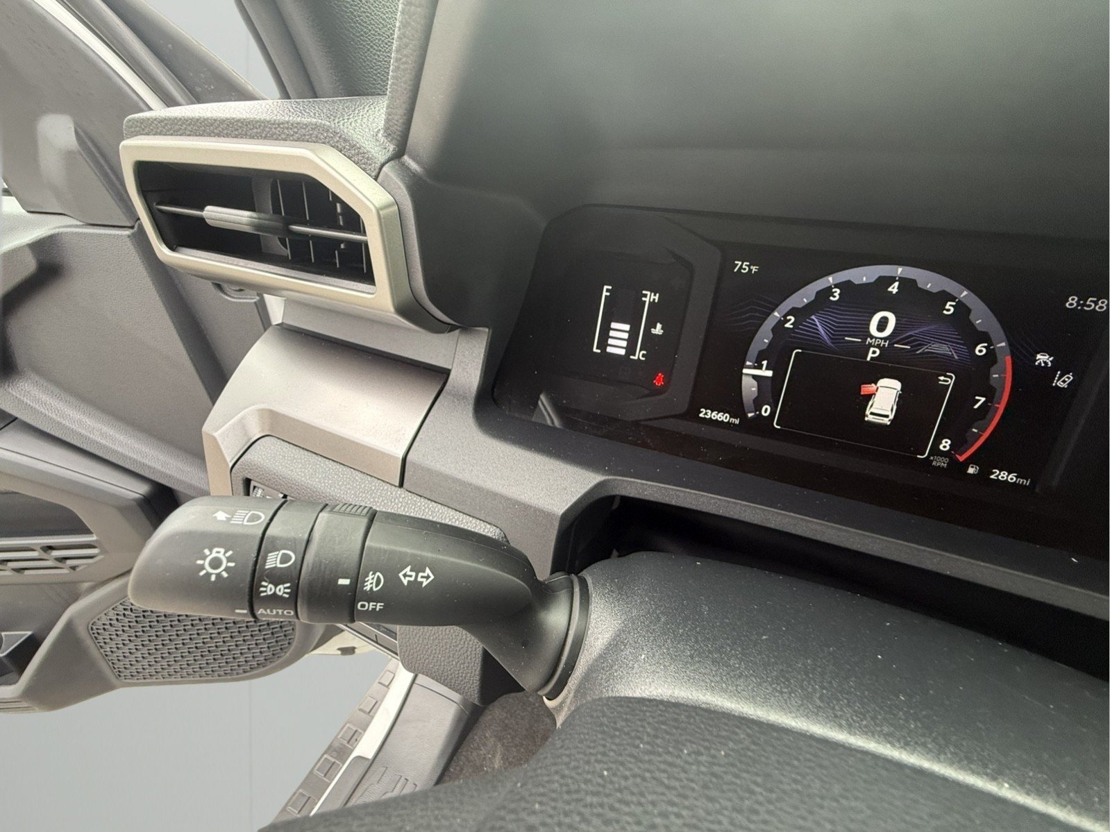 Used 2025 Toyota 4Runner SR5 AWD/4WD image 22