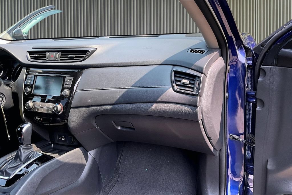 Used 2018 Nissan Rogue S AWD/4WD image 17