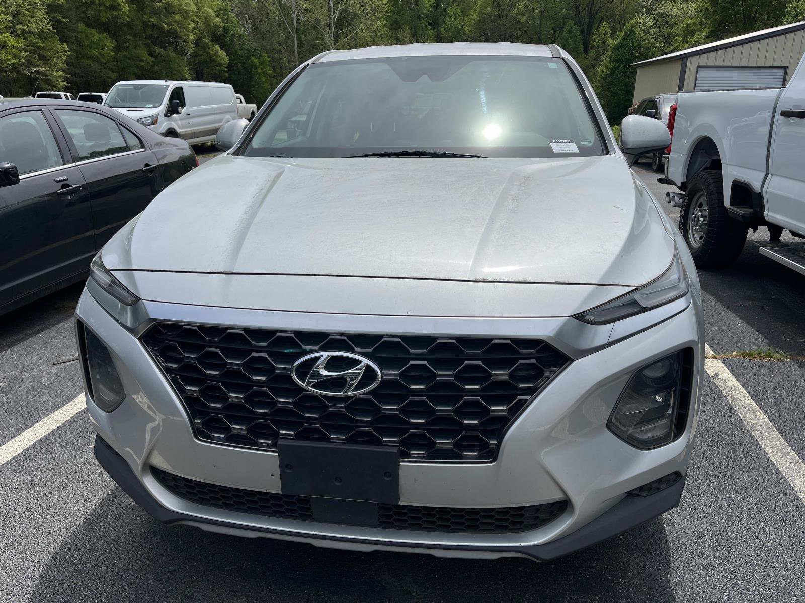 Used 2019 Hyundai Santa Fe SE image 2