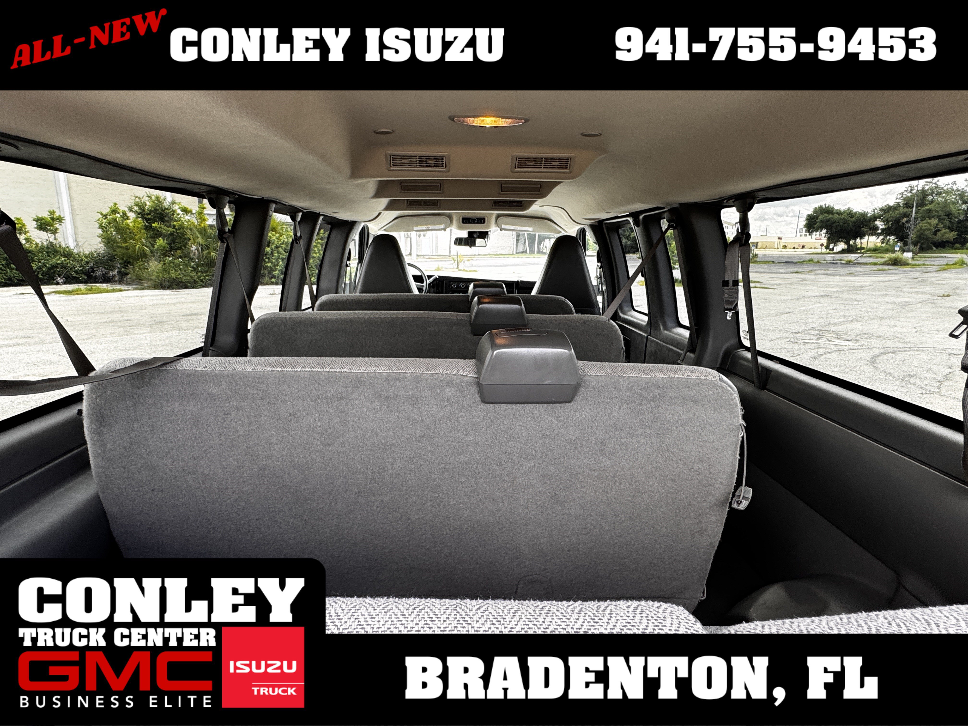 Used 2025 Chevrolet Express 3500 LT w/ LT Preferred Equipment Group RWD image 17