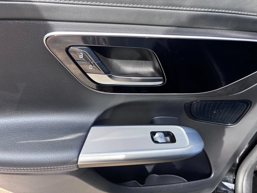 Used 2024 Mercedes-Benz GLC 300 image 18