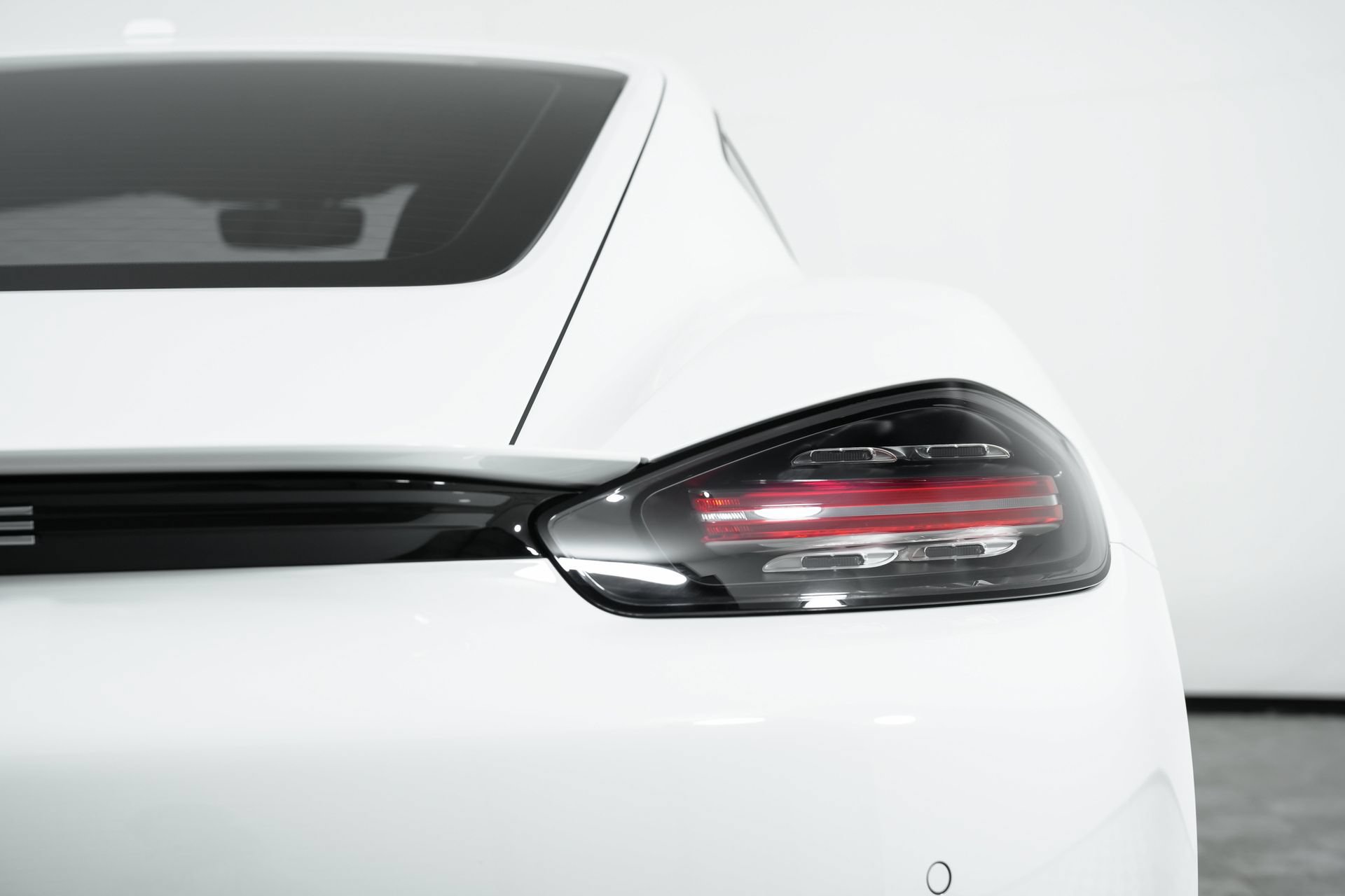 Used 2025 Porsche 718 Cayman RWD image 57