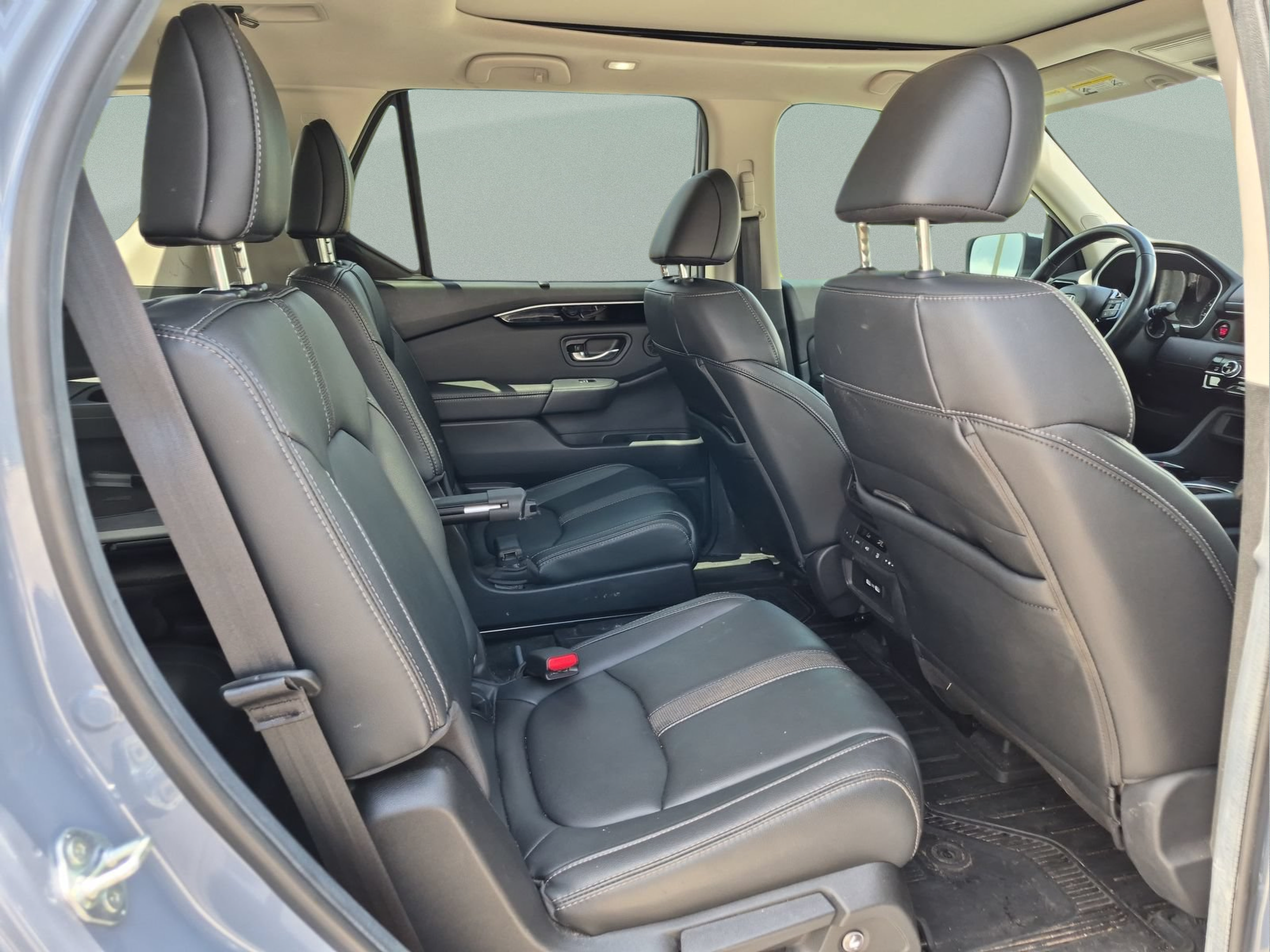 Used 2023 Honda Pilot Touring image 18