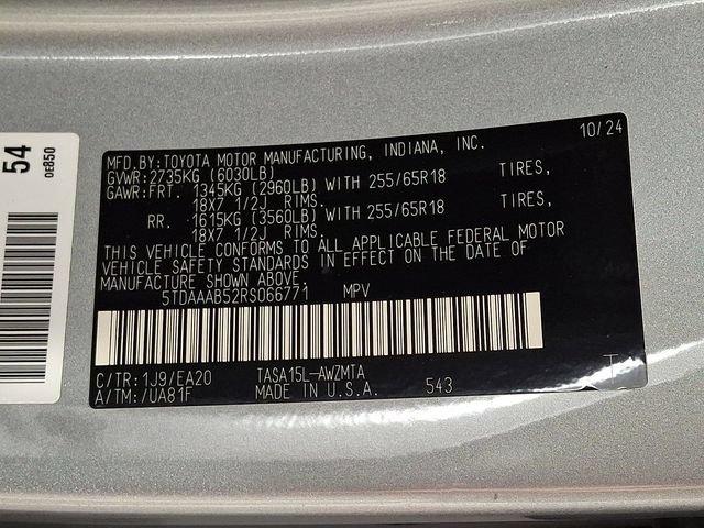 Used 2024 Toyota Grand Highlander AWD image 28