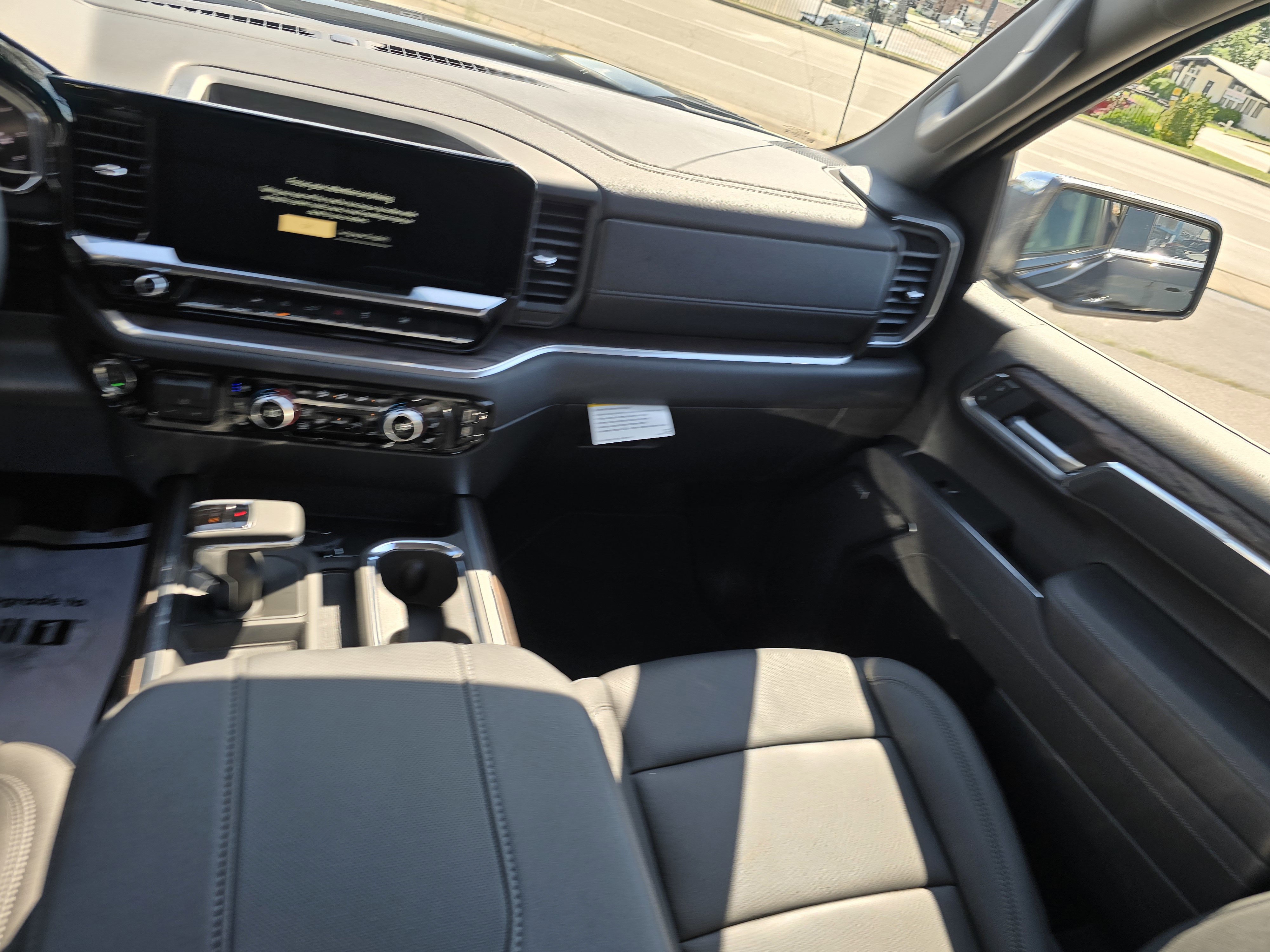 New 2025 GMC Sierra 1500 SLT w/ SLT Convenience Package image 23