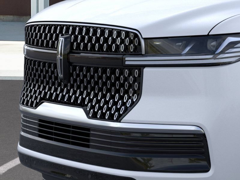 New 2025 Lincoln Navigator Reserve AWD/4WD image 17