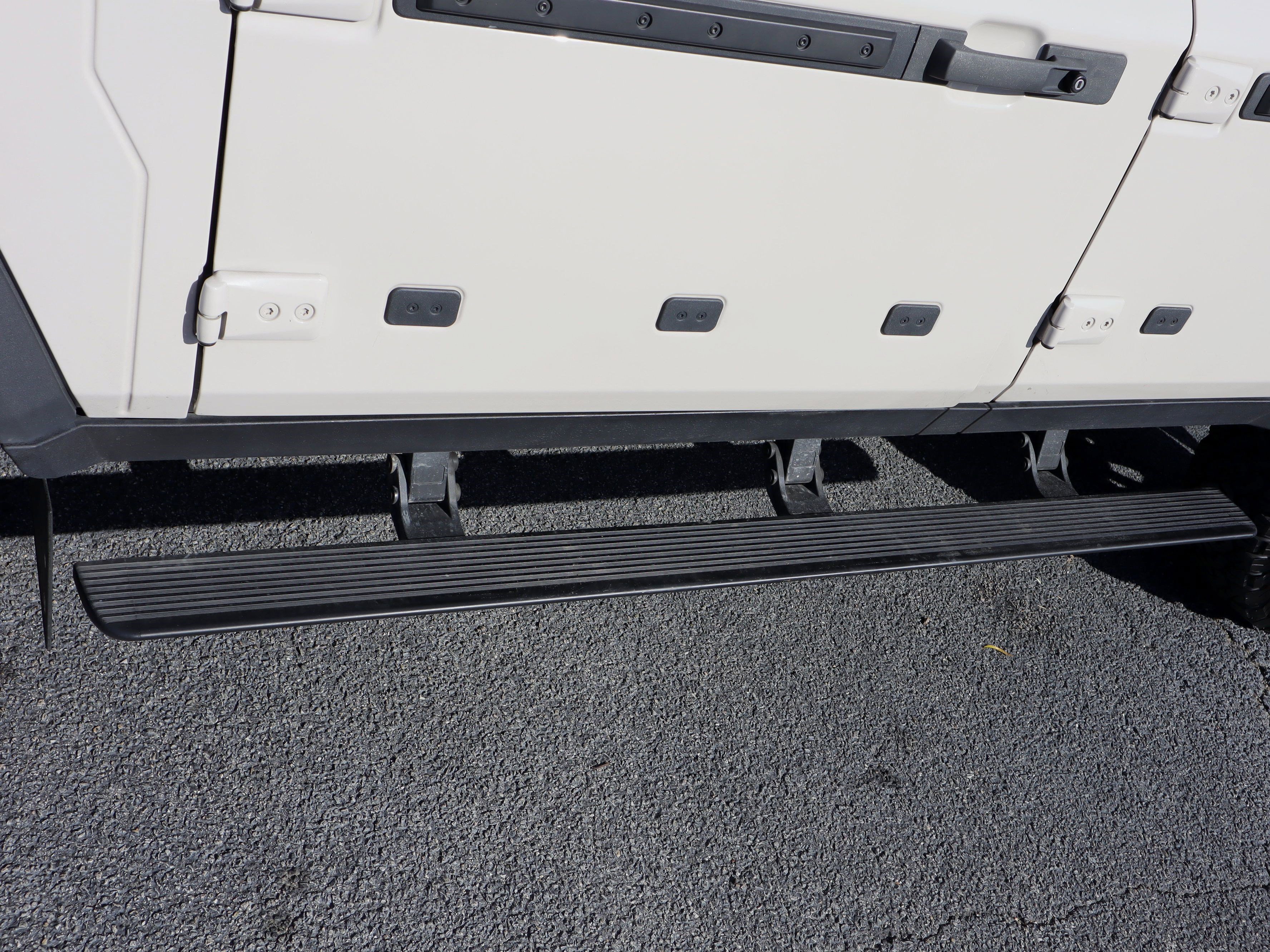 Used 2024 INEOS Grenadier Fieldmaster Edition image 27