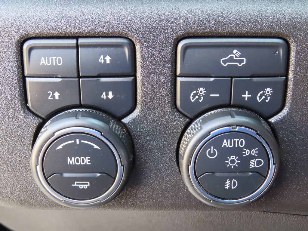 Certified 2024 Chevrolet Silverado 1500 RST w/ Convenience Package II AWD/4WD image 13