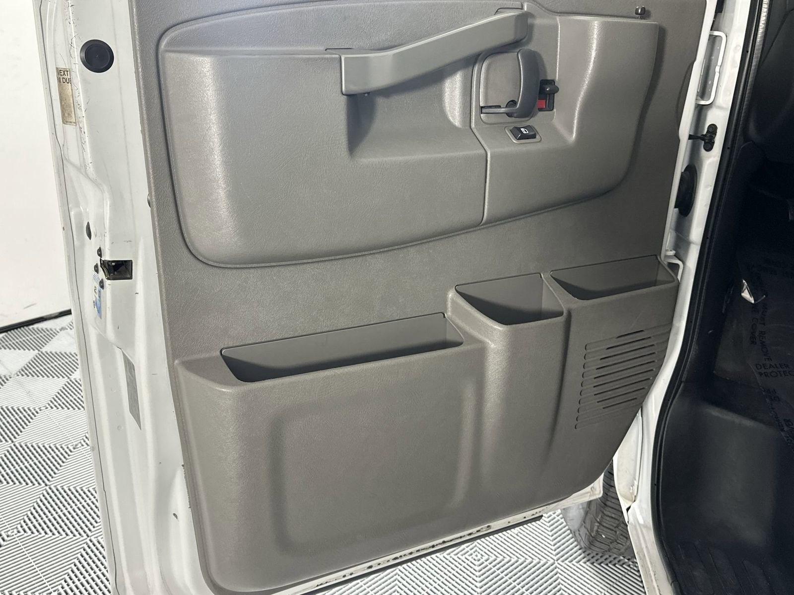 Used 2019 Chevrolet Express 3500 LT w/ LT Preferred Equipment Group RWD image 28